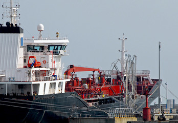 nave cargo per trasporto carburanti