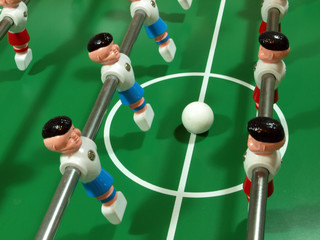 Fototapeta premium Tischkicker mit Ball