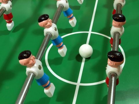 Tischkicker mit Ball