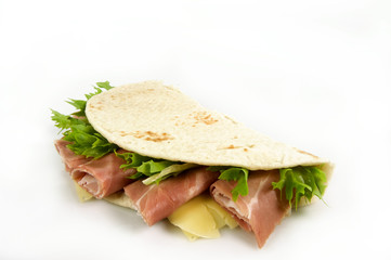 Piadina romagnola farcita