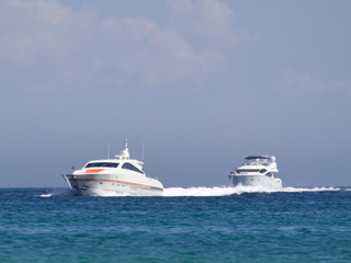 Fototapeta na wymiar race of two powerboats