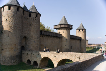 Eingang zum Burghauptgebäude © Locko1