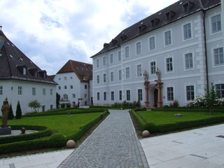 Fototapeta na wymiar Klosterfrau Chiemsee