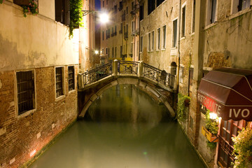 Obraz na płótnie Canvas Wenecja w nocy