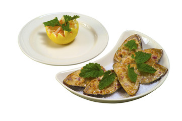 Mussels with the garlic sauce and lemonom