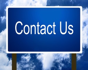 Obraz premium Contact Us sign guidepost