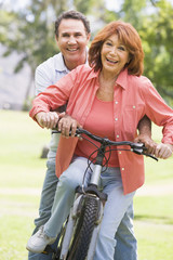 Obraz premium Mature couple bike riding.