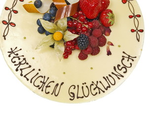 festtagskuchen mit frische früchte