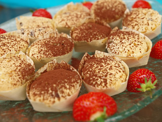 festtags büffet,mini kokosnuss biskuitkuchen