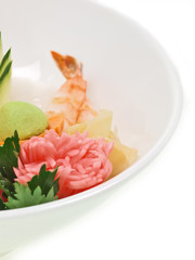 roher garnelen in der schüssel,japanische sashimi
