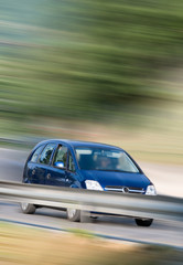 Obraz na płótnie Canvas Auto in velocità