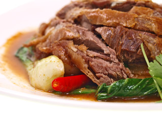 gebratene ente auf sechuan sauce,chilipuder