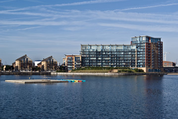 Obraz premium A modern apartment block in Royal Victoria dock, Docklands