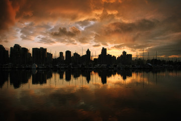 Fototapeta na wymiar Zachód słońca w Vancouver