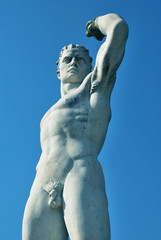 Fototapeta na wymiar stadio dei marmi statua di atleta 