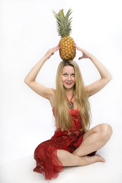 Long hair blonde pineapple
