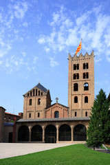 Fototapeta na wymiar Klasztor Santa Maria de Ripoll (Katalonia, Hiszpania)