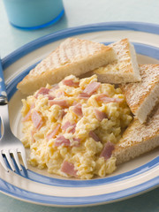 Cheesy Scrambled Egg with Ham and Toasted Triangles