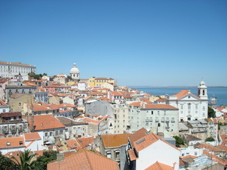 Vista parcial de Lisboa a partir de um miradouro