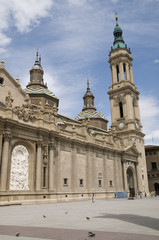 Fototapeta na wymiar Katedra Pilar w Saragossie