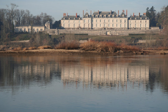 Reflet du château de Ménars sur la Loire