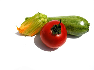 Tomate mit Zucchini