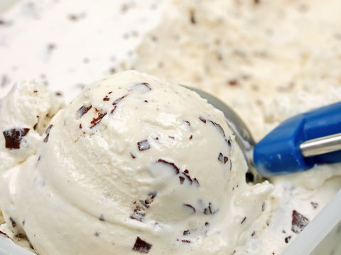 stracciatella eis im eisportionierer