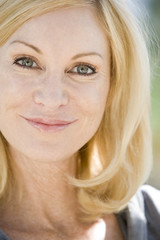 Fototapeta premium Head shot of woman smiling