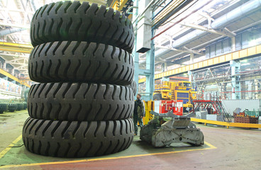 Giant size wheels and tires © Vladimir Melnik