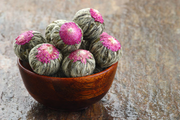 Flowering tea rosettes