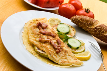 omelett mit speck,gurken,melone