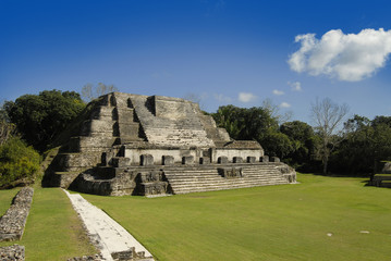Fototapeta na wymiar Mayan ruins