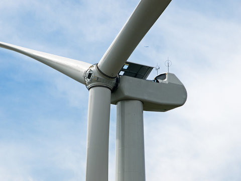 Wind Turbine Top Maintenance 03.jpg