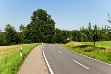 Fototapeta na wymiar Autostrady w kraju