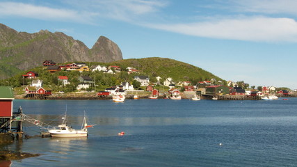 Fototapeta na wymiar Boats in Reine's fjord