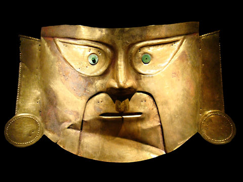 Peruvian culture - Golden Mask