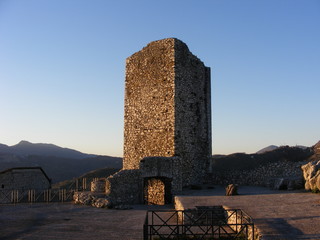 Torre mediovale - Olevano Romano - Roma - Lazio - Italia