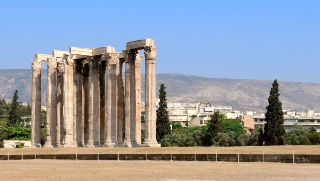 the temple of Olympian Zeus in Athens (Greece)