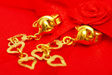 Earring and The Red Rose Ribbon