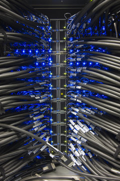 Kabel an einem Server