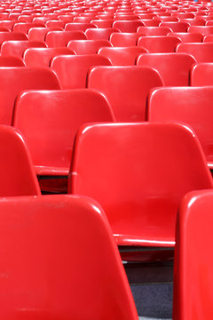 tribune gradin siège fauteuil spectateur match concert rouge baq