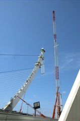 Puente y grúa.