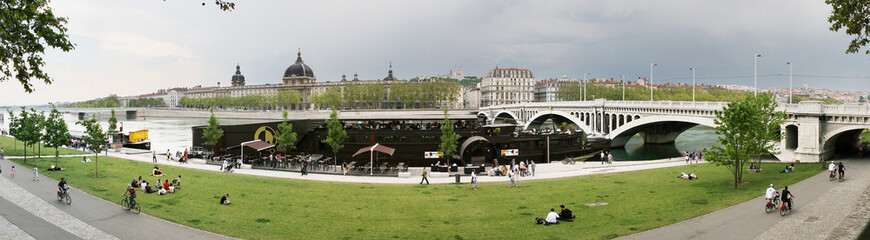 quai de lyon en panorama