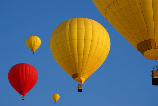 montgolfi&egrave;res