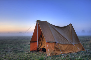 tent © Igor Kolos