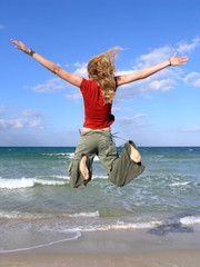 Freudensprung am Strand