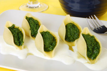 Pasta shells stuffed with spinach