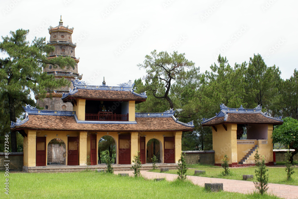 Wall mural Inner yard of Thien Mu