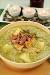 Chunky pea and ham soup with croutons and ham