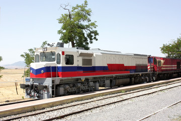 Fototapeta na wymiar Dwie lokomotywy spalinowe